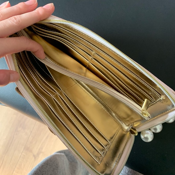 Betsey Johnson wallet ✨ ‼️SOLD‼️ - Picture 3 of 3